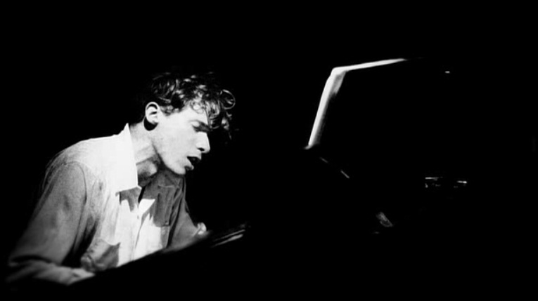 Glenn Gloud - Fotoğraf: Genius Within: The Inner Life of Glenn Gould (2009) belgeselinden