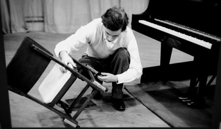 Glenn Gloud - Fotoğraf: Genius Within: The Inner Life of Glenn Gould (2009) belgeselinden